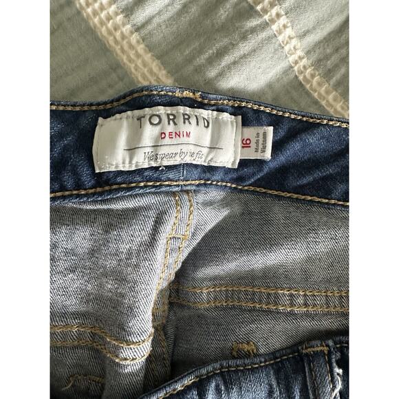 Torrid Eyelet Ankle Cropped Capri Skinny Denim Low Rise Blue Jean Medium Wash 16 - Picture 4 of 6